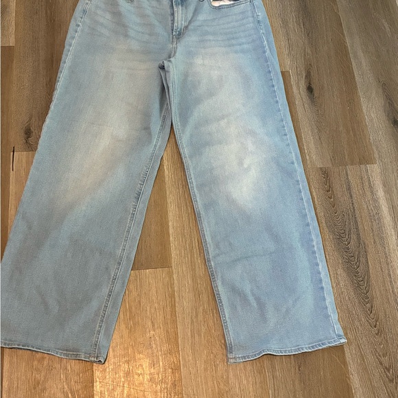 Old Navy Light Blue High-Rise Jeans - Picture 1 of 9